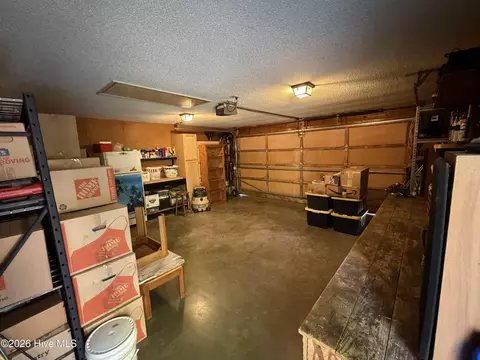 318 Hidden Valley Rd, Wilmington, NC 28409