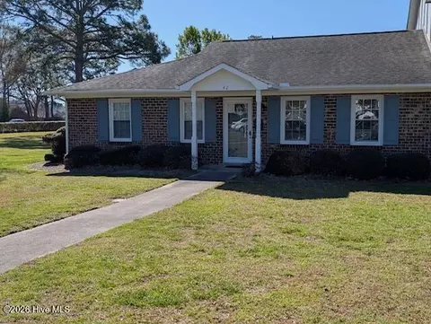 42 Barnes St, Greenville, NC 27858