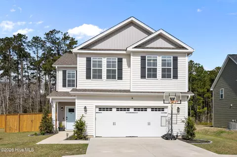 823 Cooke Dr, Hubert, NC 28539