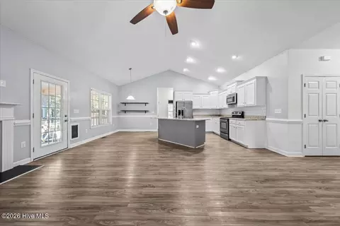 Entry Way - 730 W Baltimore Ave, Pinebluff, NC 28373 photo 1 of 7