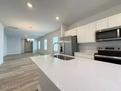 Kitchen - 1059 Hanson Dr, Leland, NC 28451 photo 4 of 5