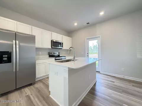 Kitchen - 1059 Hanson Dr, Leland, NC 28451 photo 3 of 5