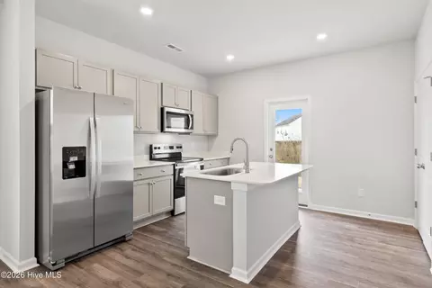 Kitchen - 1067 Hanson Dr, Leland, NC 28451 photo 2 of 4