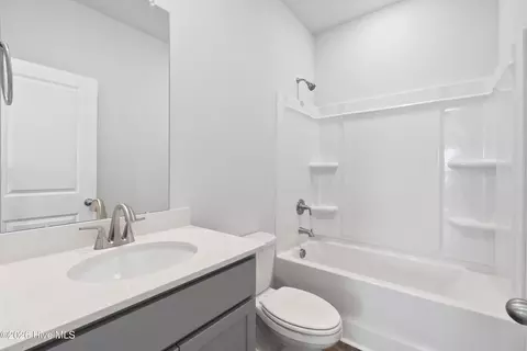 Bath - 1067 Hanson Dr, Leland, NC 28451 photo 1 of 2