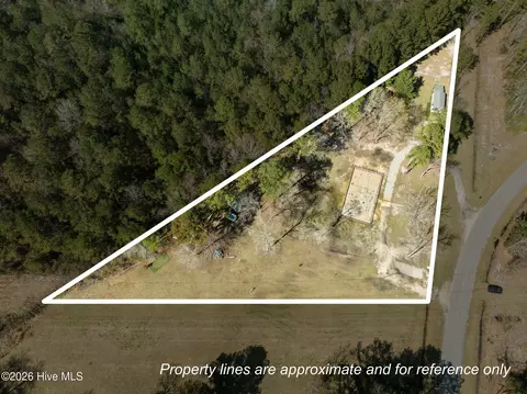 1097 Wells Rd, Jacksonville, NC 28540