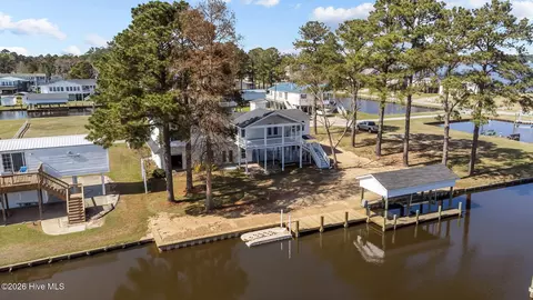 45 Riverview Dr, Chocowinity, NC 27817