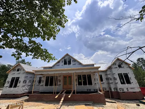 205 Schmidt Ln, Cameron, NC 28326