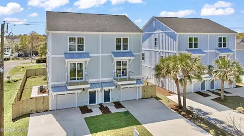 501 Greenville Ave #2, Carolina Beach, NC 28428