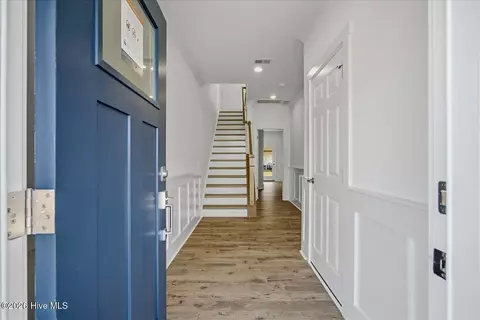 501 Greenville Ave #2, Carolina Beach, NC 28428