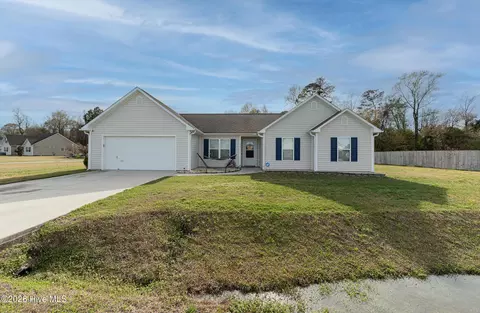 218 Deer Haven Dr, Richlands, NC 28574