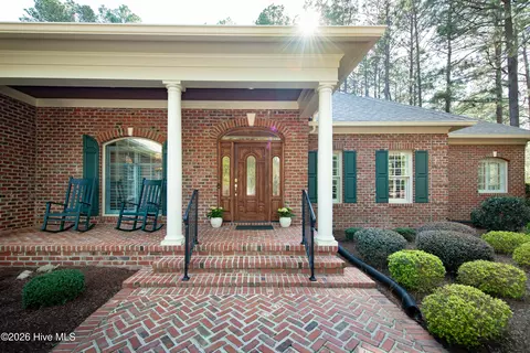 Exterior - 26 Strathaven Dr, Pinehurst, NC 28374 photo 3 of 27