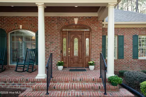 Exterior - 26 Strathaven Dr, Pinehurst, NC 28374 photo 4 of 27