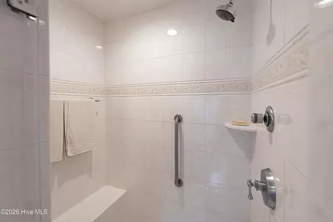Bath - 26 Strathaven Dr, Pinehurst, NC 28374 photo 7 of 8