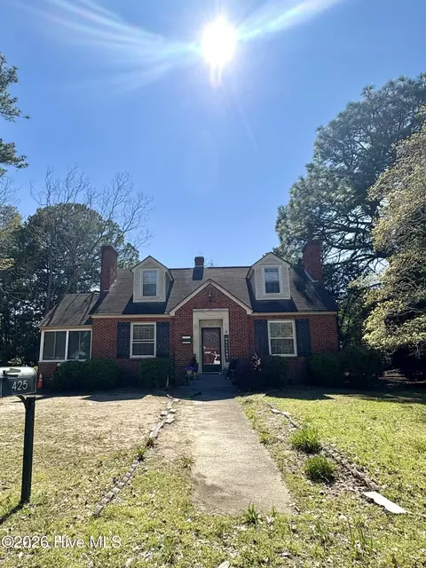 425 E 9th St, Washington, NC 27889