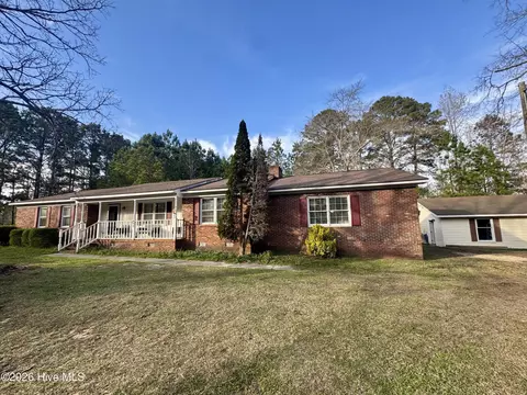 691 Harris Creek Rd, Jacksonville, NC 28540