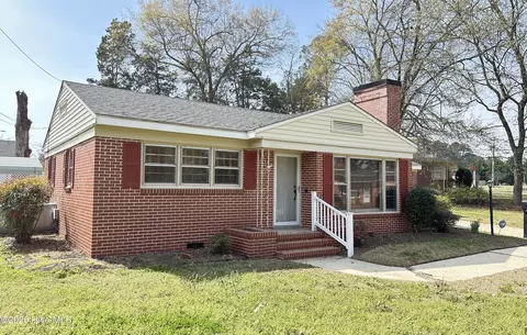 100 Wilson St # A, Clinton, NC 28328