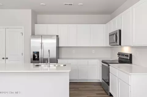 Kitchen - 1063 Hanson Dr, Leland, NC 28451 photo 3 of 3