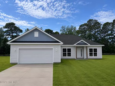 300 Eastwood Dr, Wallace, NC 28466