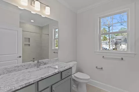 Bath - 193 E Winding Way, Wallace, NC 28466 photo 10 of 11