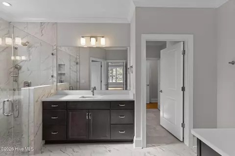 Bath - 193 E Winding Way, Wallace, NC 28466 photo 6 of 11