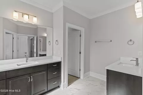 Bath - 193 E Winding Way, Wallace, NC 28466 photo 5 of 11