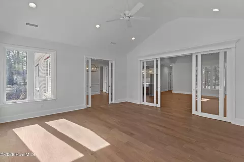 Living - 193 E Winding Way, Wallace, NC 28466 photo 4 of 6