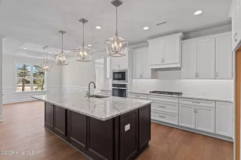 Kitchen - 193 E Winding Way, Wallace, NC 28466 photo 4 of 5