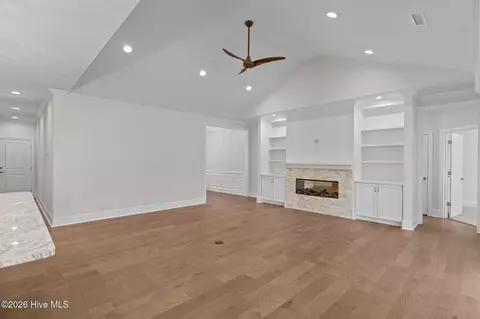 Living - 193 E Winding Way, Wallace, NC 28466 photo 5 of 6