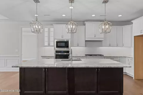 Kitchen - 193 E Winding Way, Wallace, NC 28466 photo 5 of 5