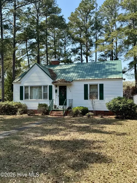 1015 Elizabeth Dr, Laurinburg, NC 28352