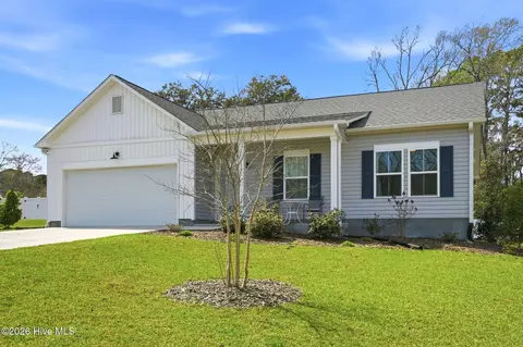 1621 Star Cross Dr SW, Shallotte, NC 28470