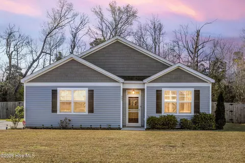 803 Lenox Dr, Holly Ridge, NC 28445