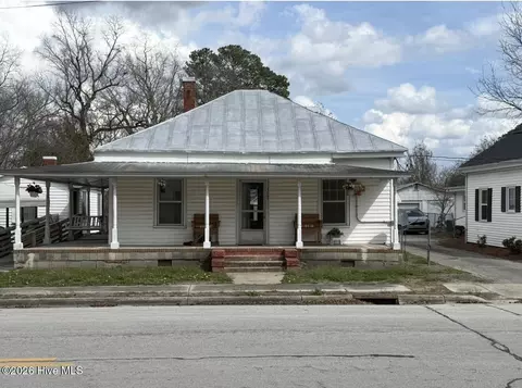 302 N Main St, Cove City, NC 28523