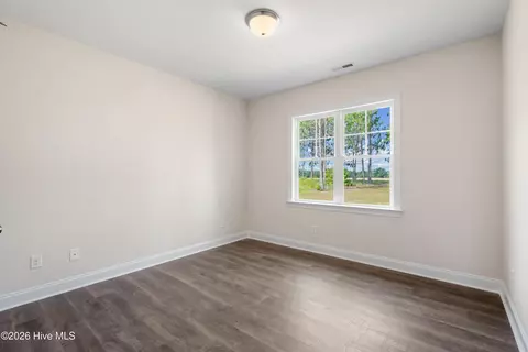 Bedroom - 117 N Rabbit Run Dr, Smithfield, NC 27577 photo 2 of 5