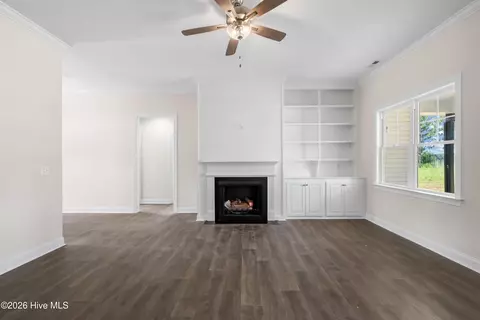 Living - 117 N Rabbit Run Dr, Smithfield, NC 27577 photo 1 of 2