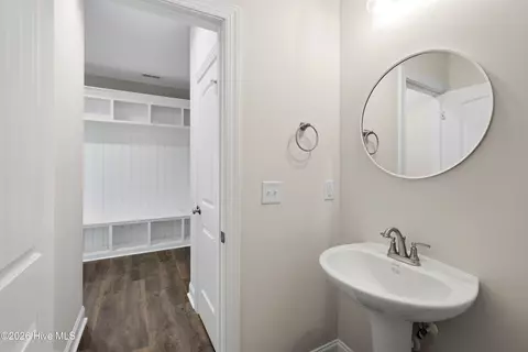 Entry Way - 205 N Rabbit Run Dr, Smithfield, NC 27577 photo 5 of 7
