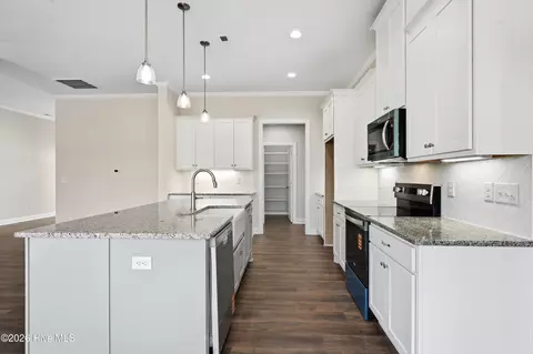 Kitchen - 205 N Rabbit Run Dr, Smithfield, NC 27577 photo 2 of 2