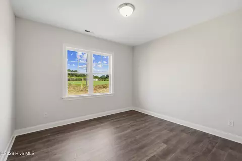 Bedroom - 205 N Rabbit Run Dr, Smithfield, NC 27577 photo 3 of 6