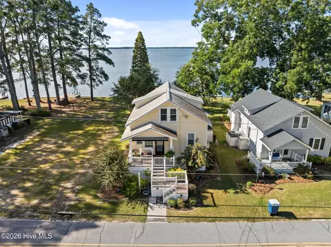 1039 Bayview Rd, Bath, NC 27808