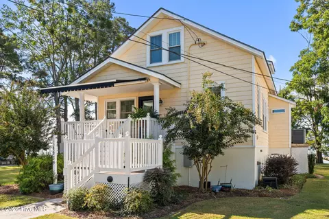 Exterior - 1039 Bayview Rd, Bath, NC 27808 photo 2 of 12