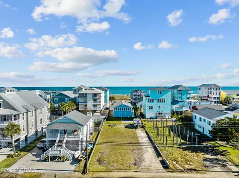 906 Canal Dr, Carolina Beach, NC 28428