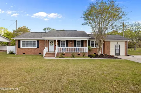 2406 N Hills Dr, New Bern, NC 28562