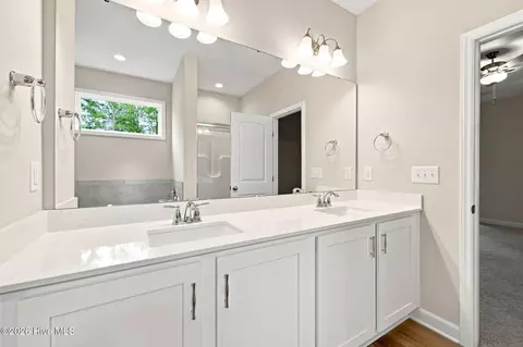 Bath - 960 Rialto Ln, Ayden, NC 28513 photo 3 of 6