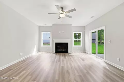 Living - 960 Rialto Ln, Ayden, NC 28513 photo 2 of 3