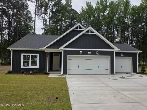 960 Rialto Ln, Ayden, NC 28513