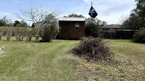Exterior - 32 Arrowhead Dr, Hubert, NC 28539 photo 3 of 5