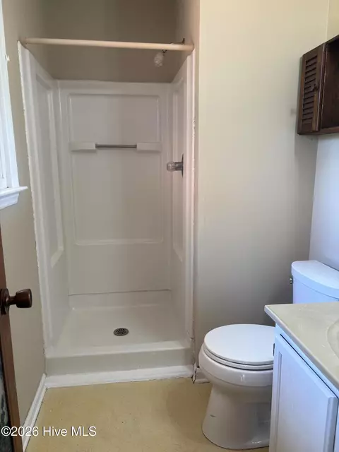 Bath - 32 Arrowhead Dr, Hubert, NC 28539 photo 2 of 2