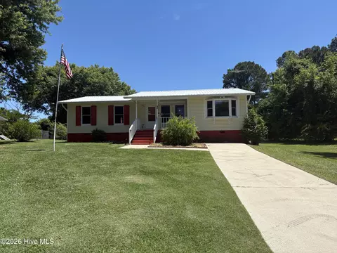 32 Arrowhead Dr, Hubert, NC 28539
