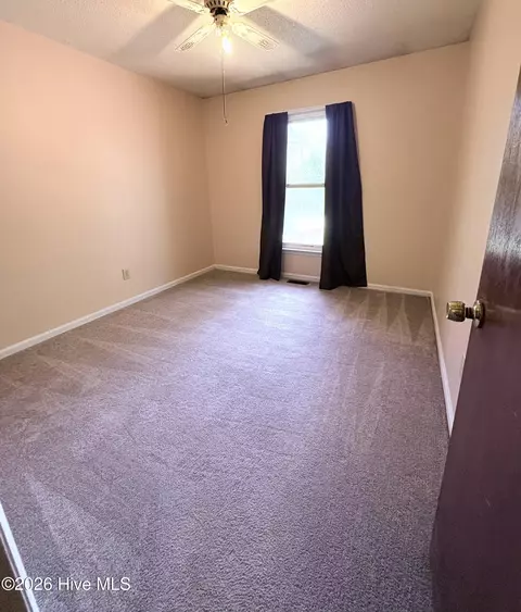 Bedroom - 32 Arrowhead Dr, Hubert, NC 28539 photo 2 of 3