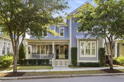 909 Mound Battery Rd, Wilmington, NC 28403